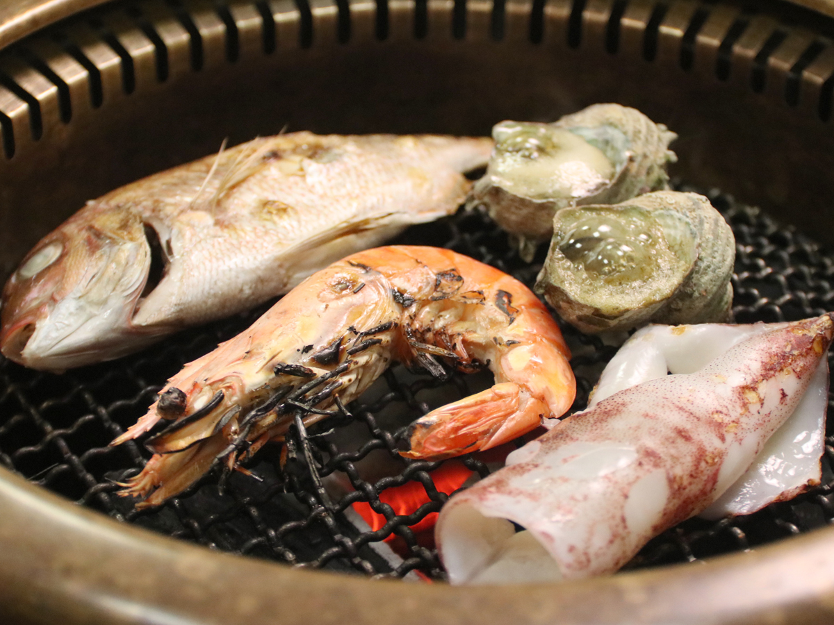 【豪華海鮮炭火焼き】　