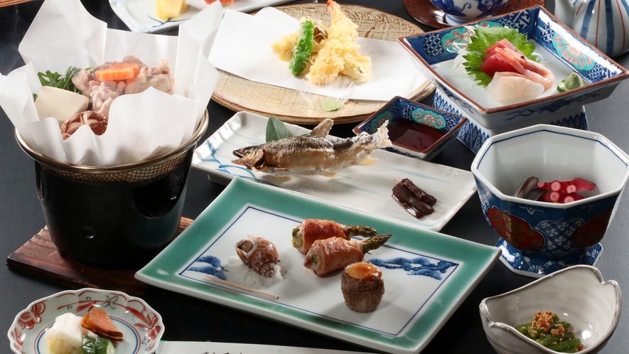 【夕食】スタンダ ―ド　山梨の新鮮な地元の旬の味と真心が詰まった手作りの体に優しい郷土です