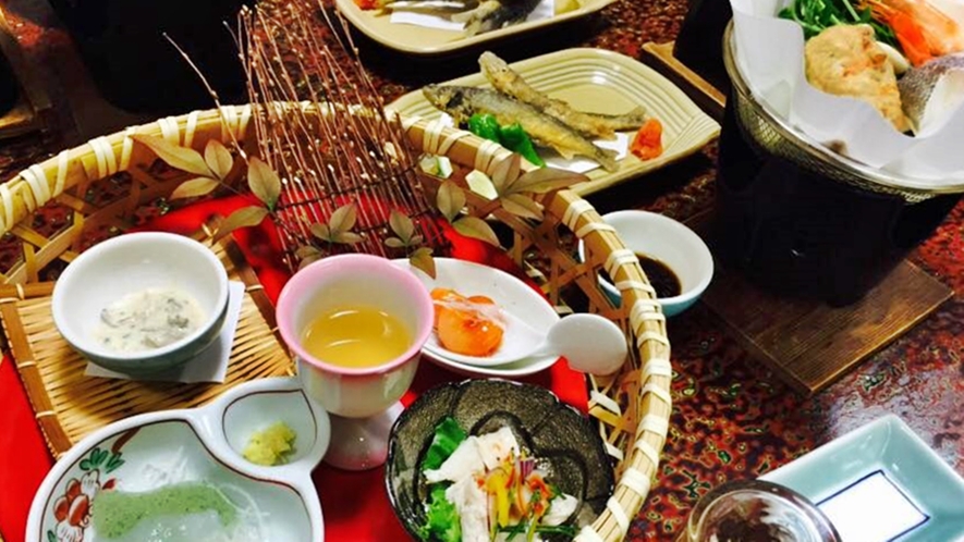 *【夕食一例】春は山菜、夏～秋は鮎、冬は鍋。茨城は知る人ぞ知る、食の宝庫です。
