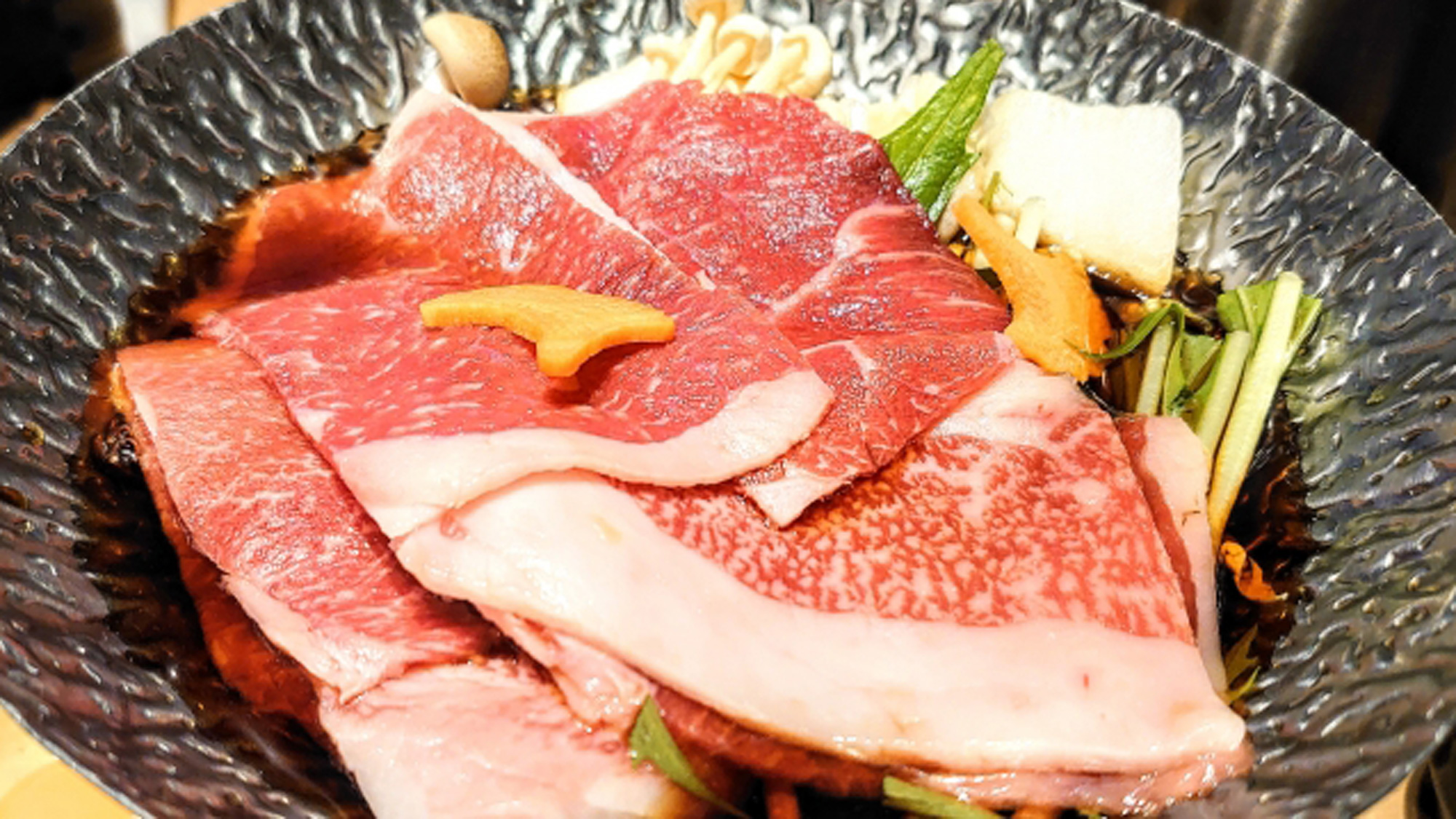 *茨城のブランド牛「常陸牛」を贅沢にすきやきで