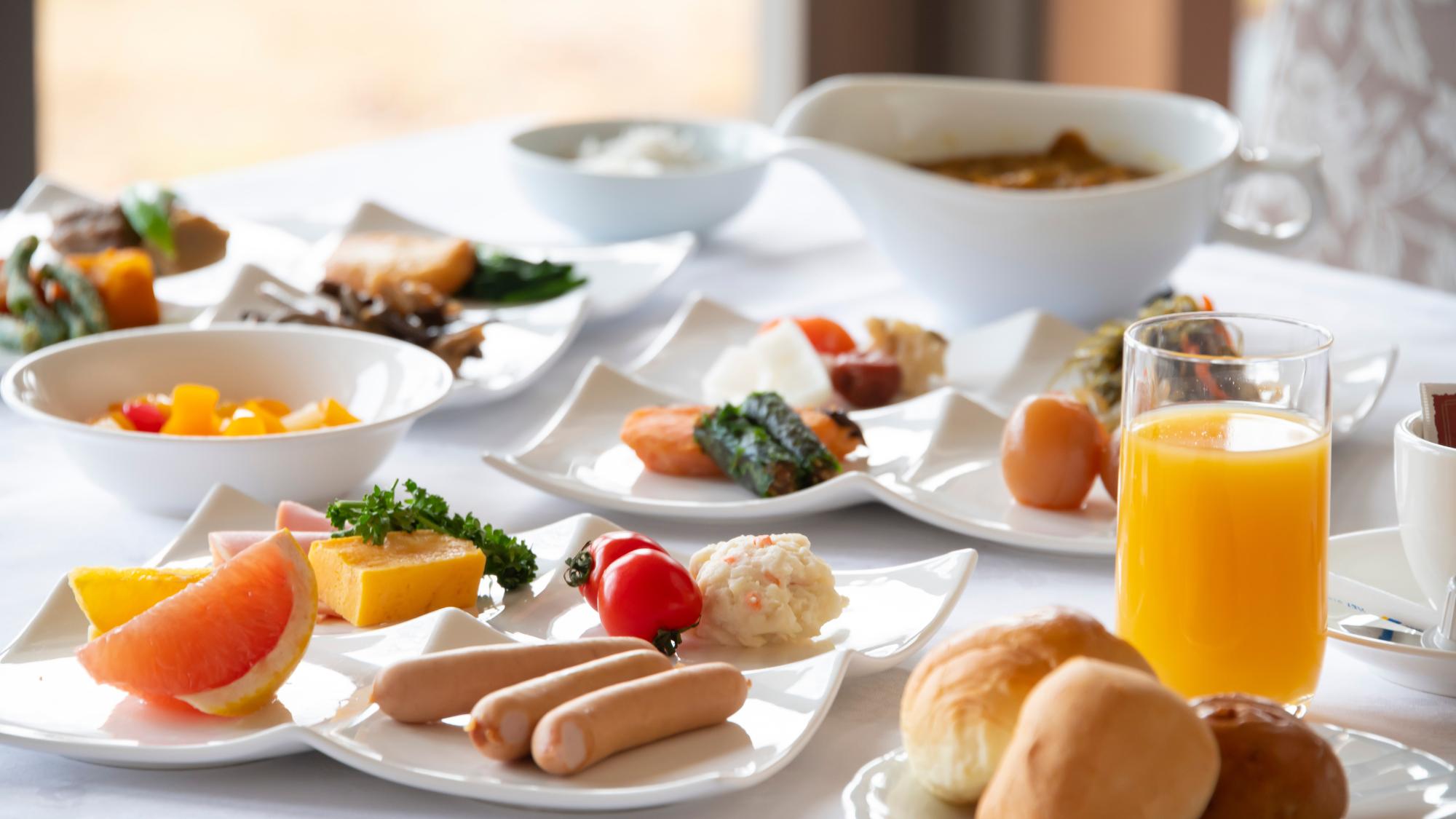 【朝食】朝はヘルシーに、朝はたっぷりと。