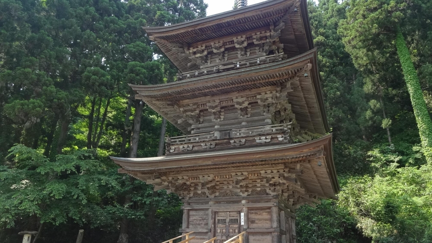 【本山慈恩寺】　お車約16分