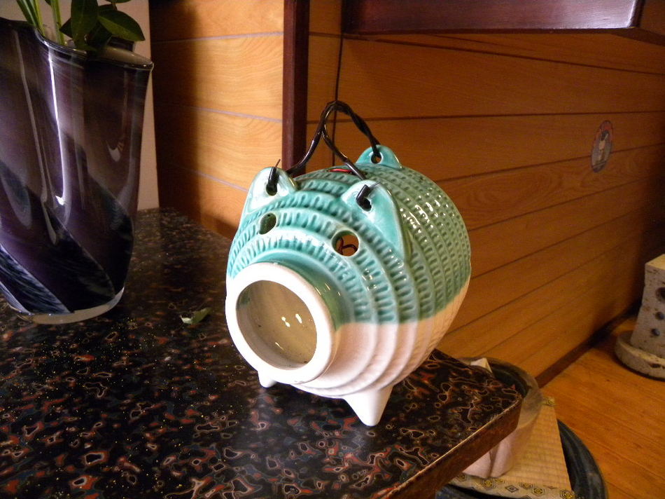 Mosquito coil holder