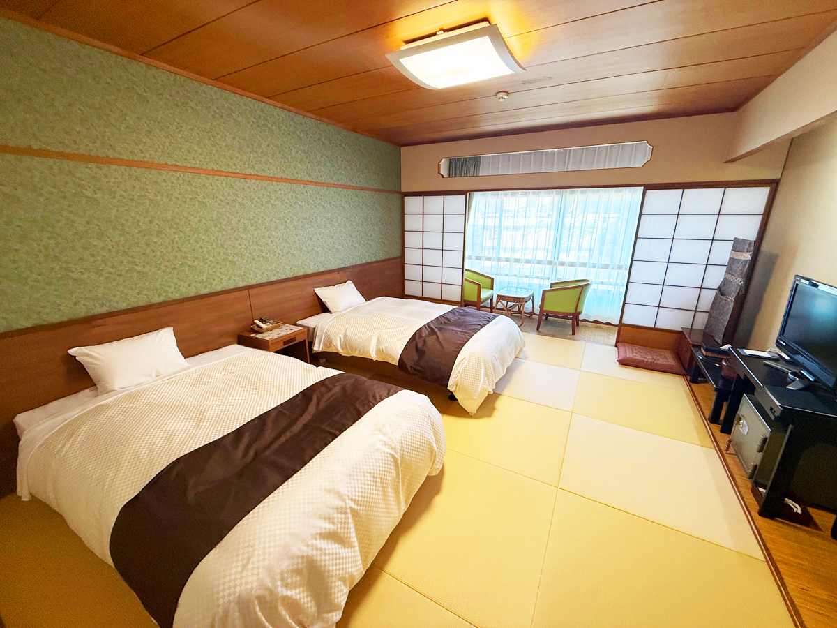 和室にツインベッドを配した和モダンルーム【禁煙】