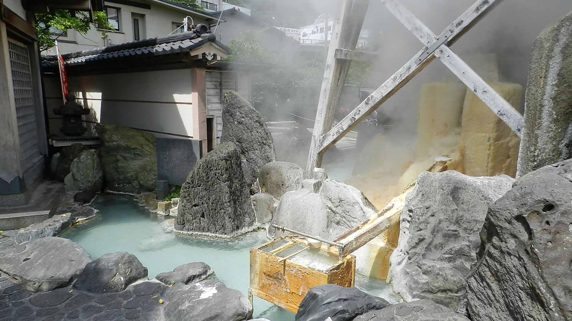 熱川のお湯かけ弁財天