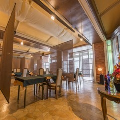 ダイニングレストラン　モナーク