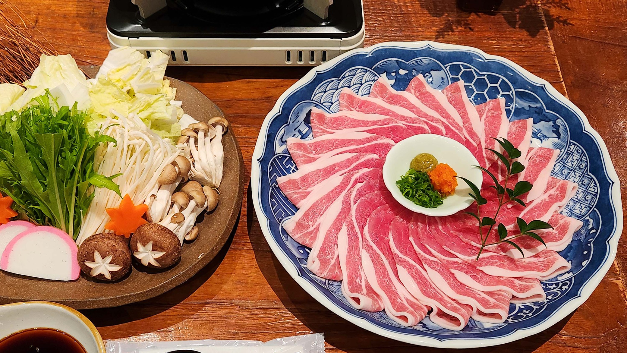 【さき楽28】絶品！薬膳豚しゃぶしゃぶ＆ハーフバイキング≪飲み放題＆貸切風呂無料♪≫