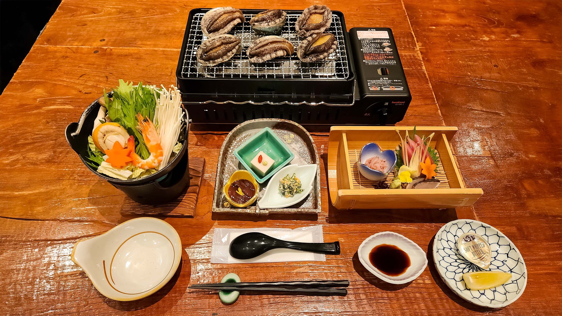 【1泊4食付き・活あわび食べ放題＆創作和懐石膳＆飲み放題付きバイキング】