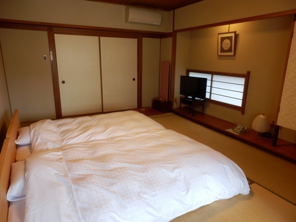 Japanese-style room