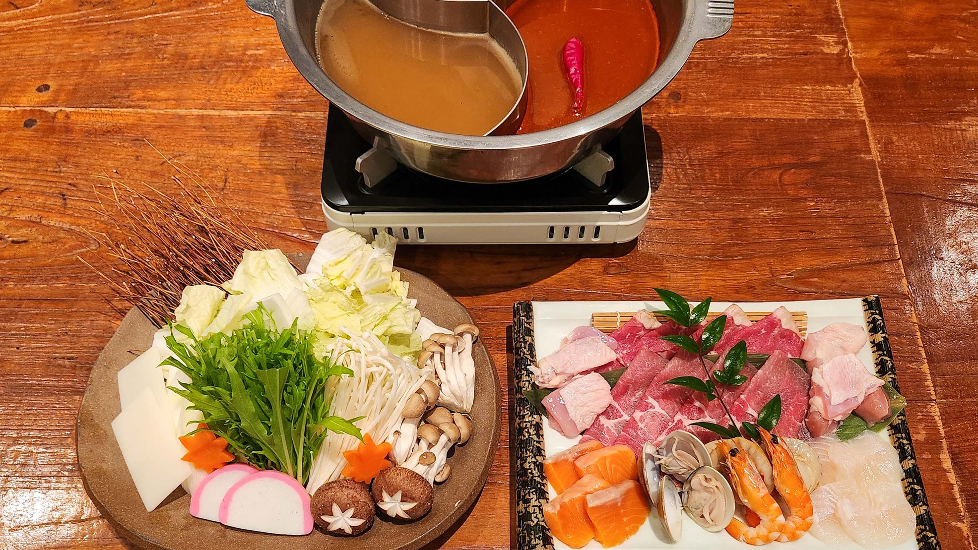 グループ直前割！薬膳火鍋（富士山麓育ちの和牛＆豚肉＆鶏肉＆海鮮）＆バイキング≪飲み放題≫