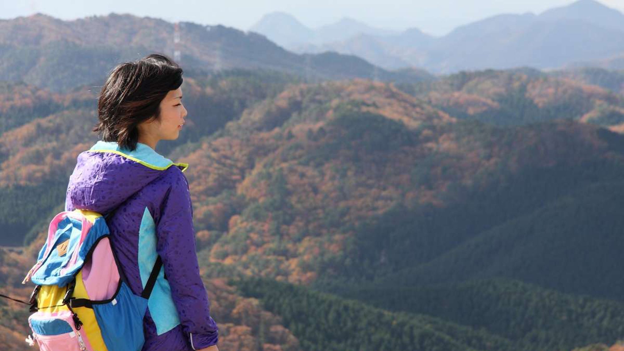 【周辺】［深山ハイキング］ 高原ならではの澄んだ空気と、連なる山々の美しい景色が心を潤します。