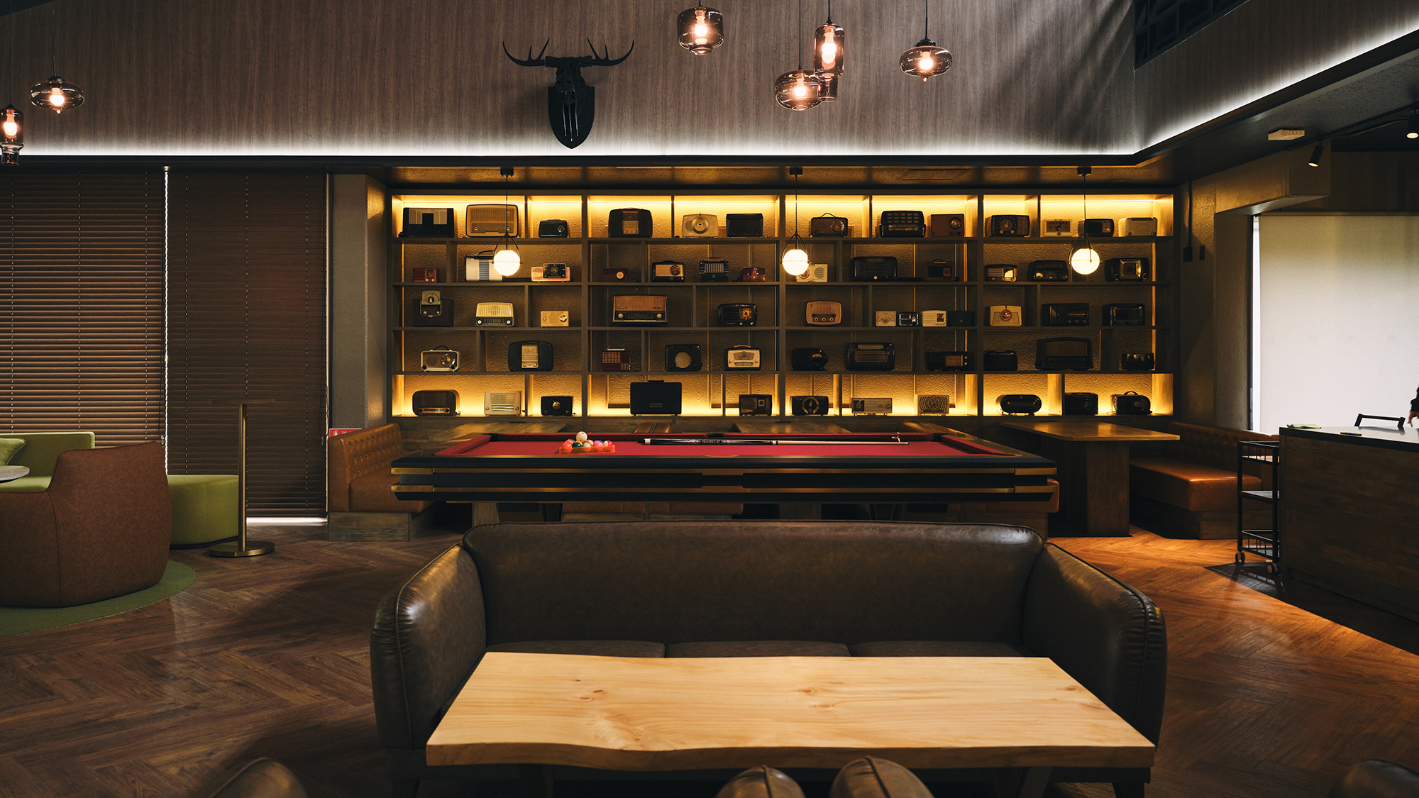 【リバーサイド】［ウッドマンラウンジ］