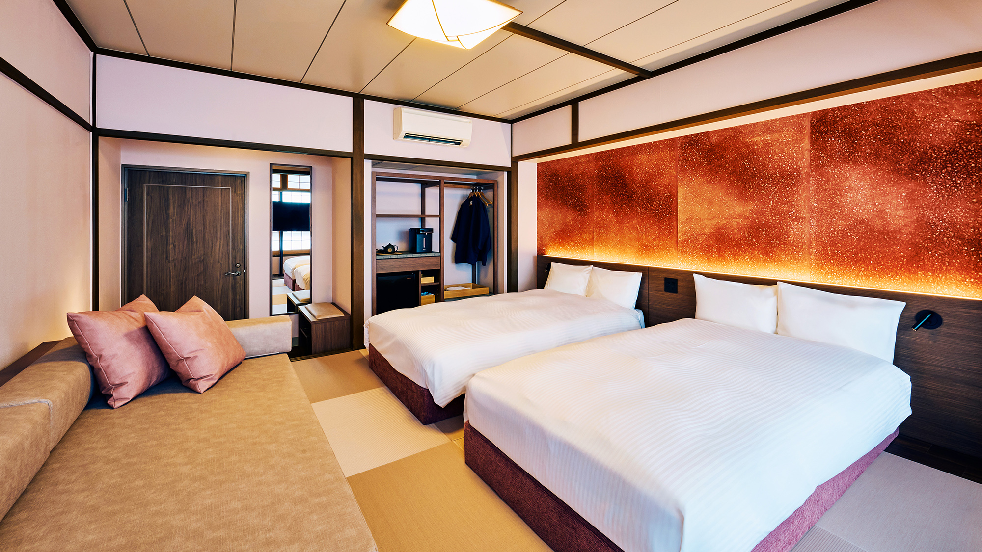 【旅館こぶし】［和洋室］ 畳＆ベッド＆ソファで快適さをプラス。