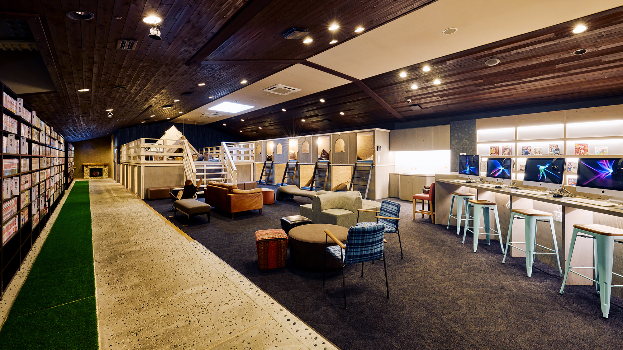 【スパエリア-るり湯-】［ランタンテラス］ くつろげるスペースを豊富に用意。お好みの席でリラックス