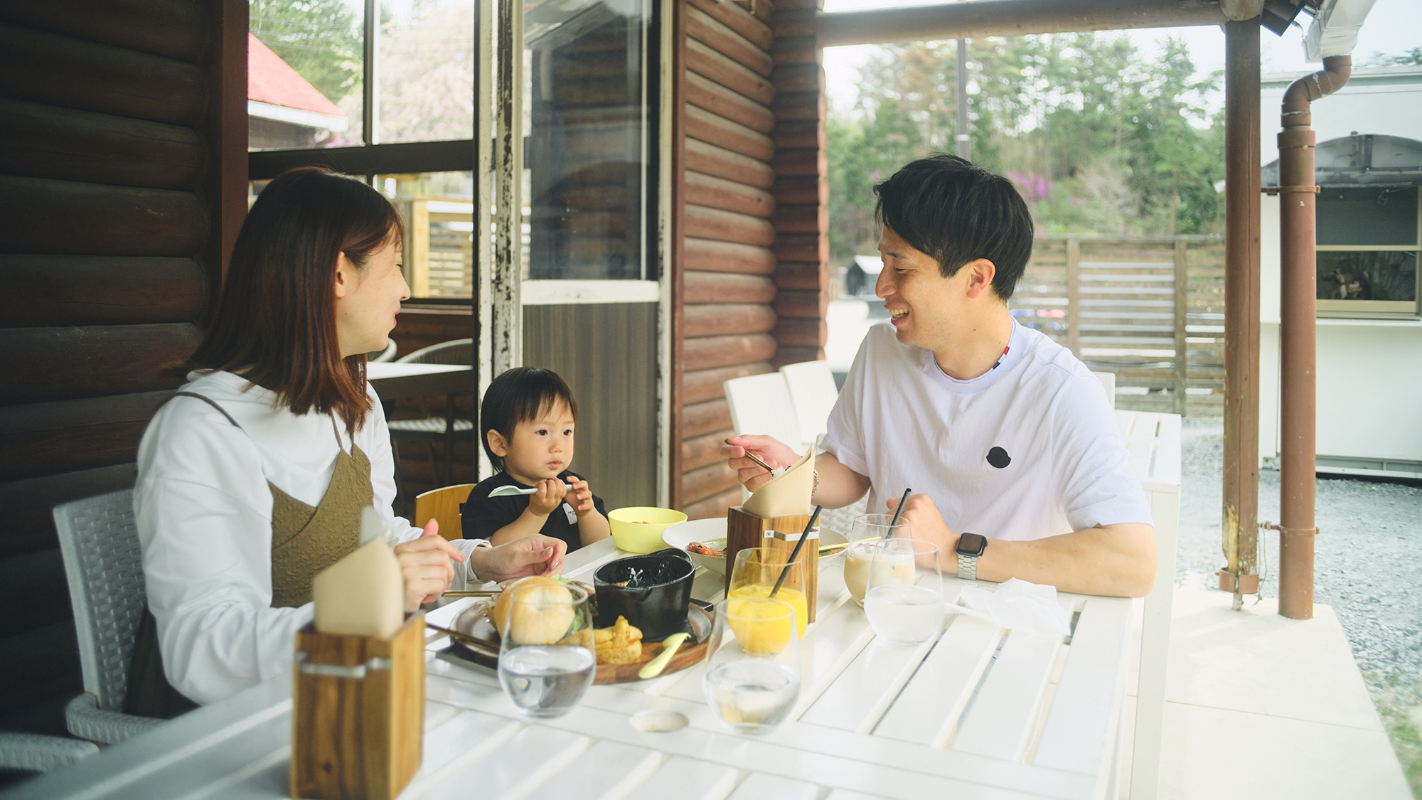 【レジャーエリア】［Cafeガーデンズ］ 自然を眺めながらカフェやランチを。テイクアウトも可能です♪