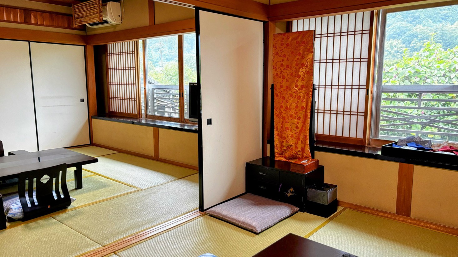 ２階　二間続き和室