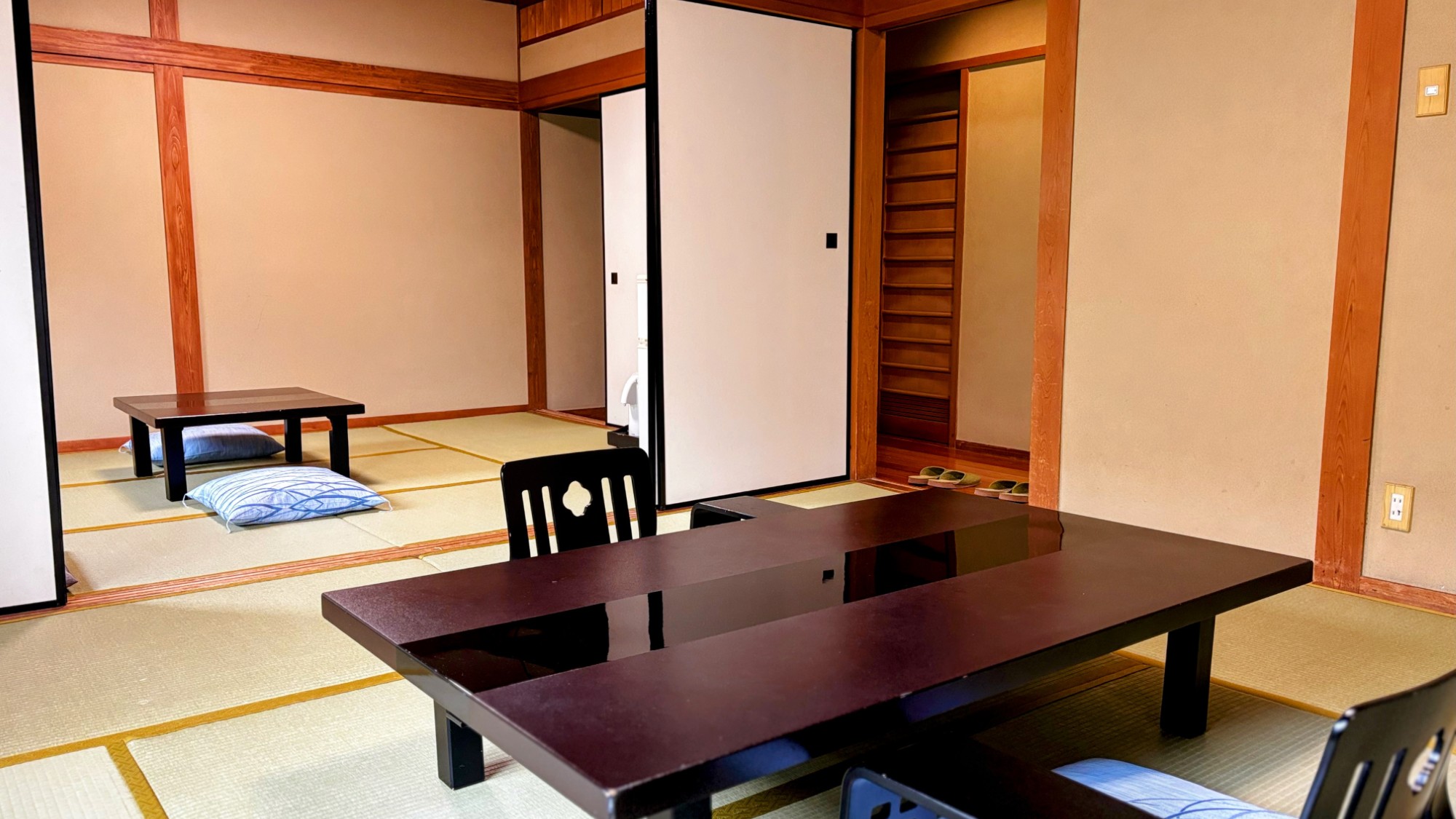 ２階　二間続き和室