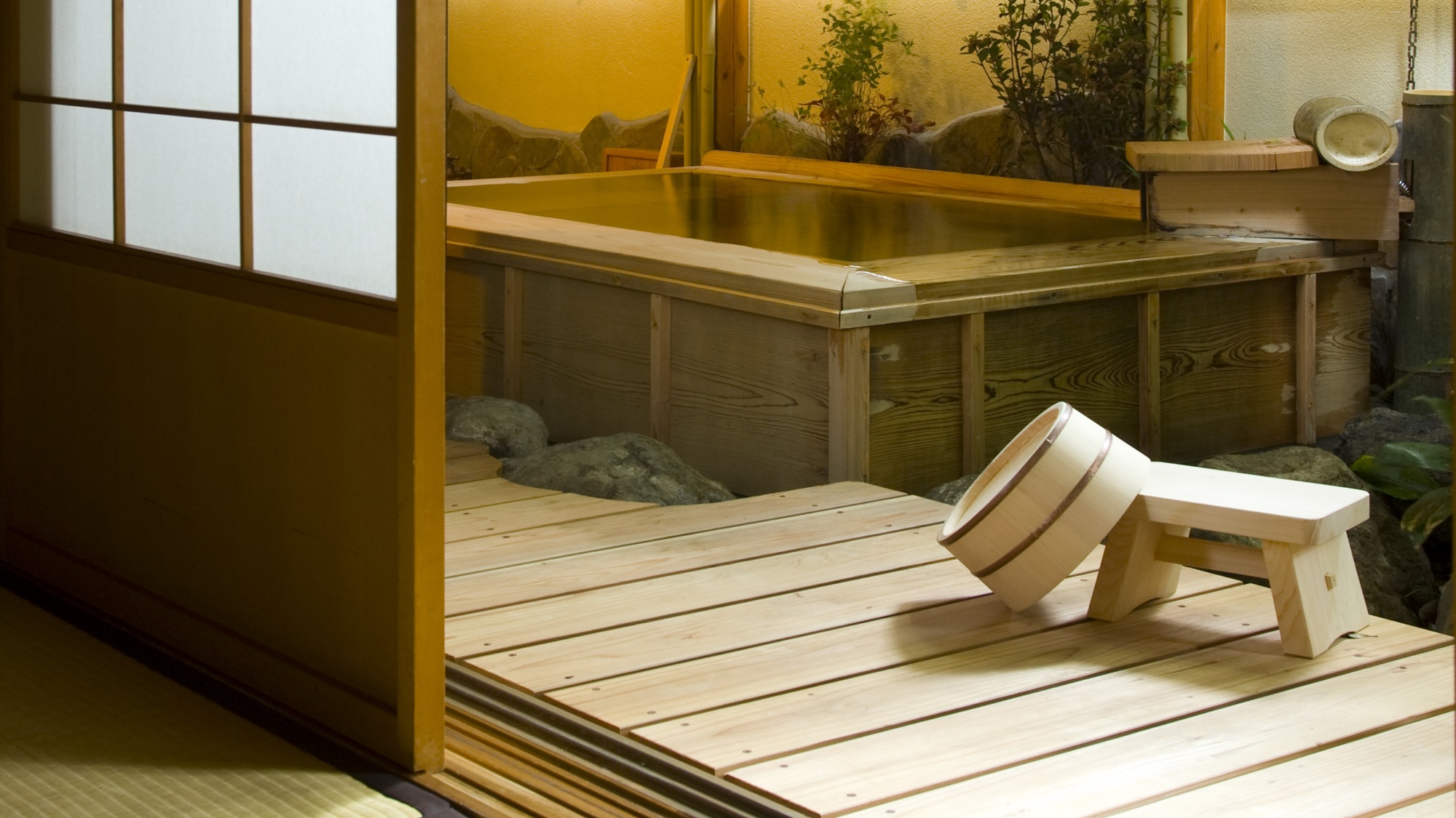 客室露天風呂一例