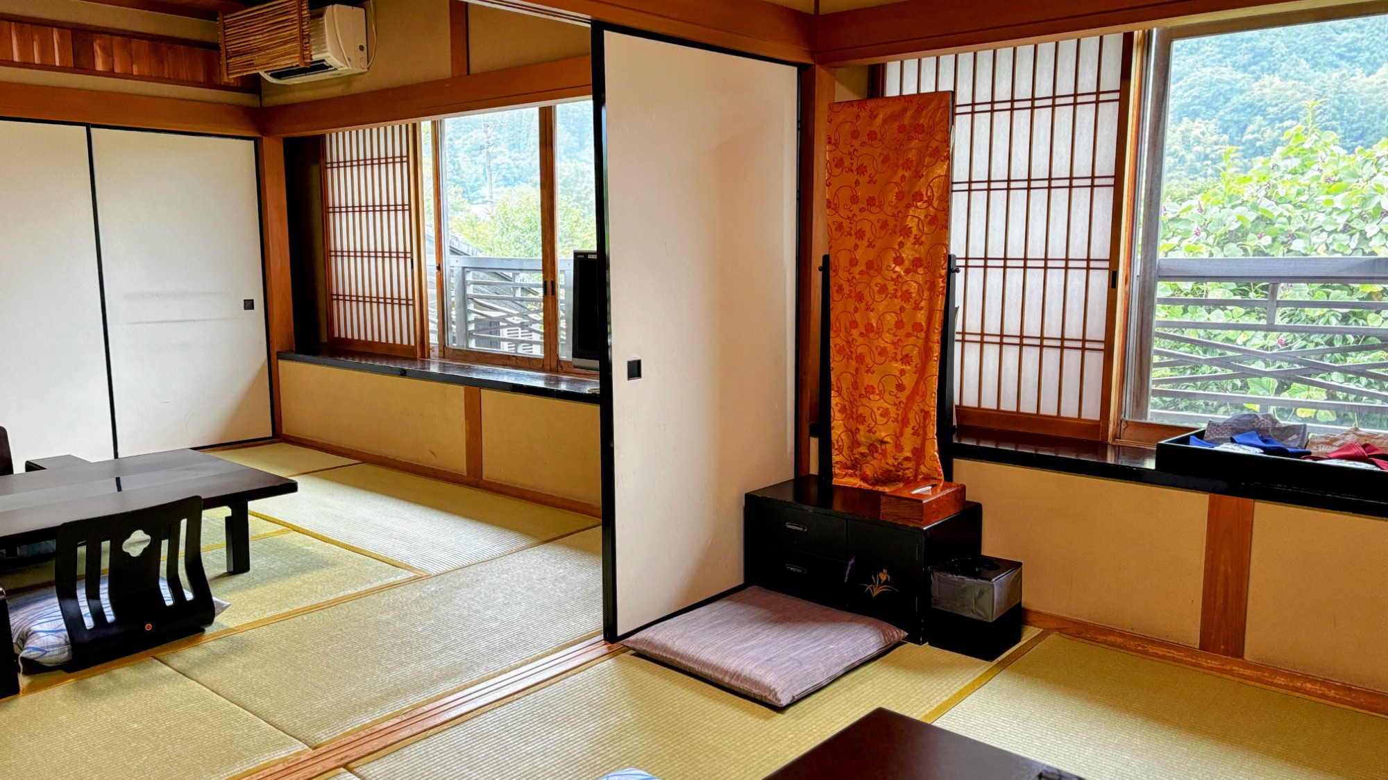 ２階　二間続き和室