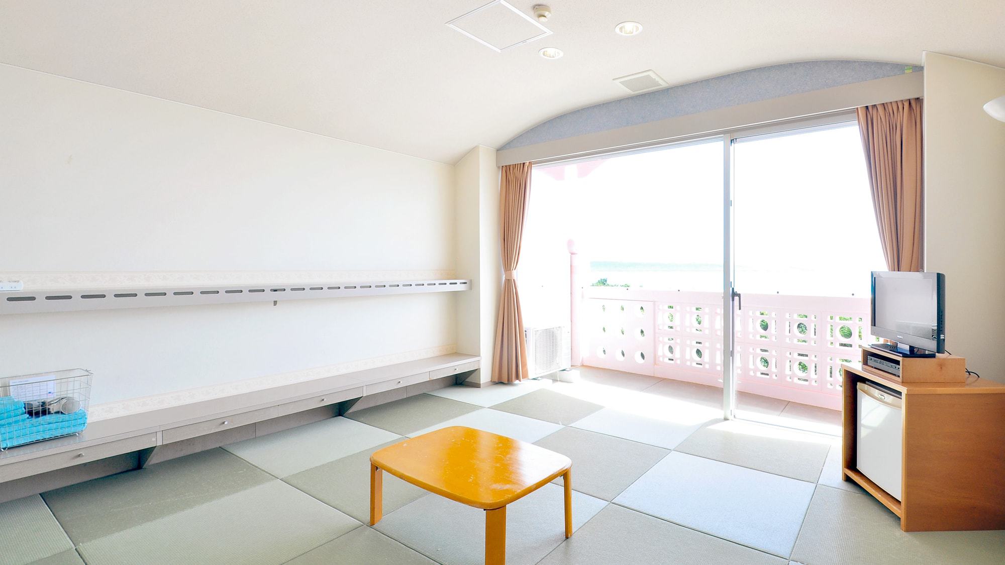 【禁煙】ファミリー和室（琉球畳）バス・トイレ無し（館内共同）