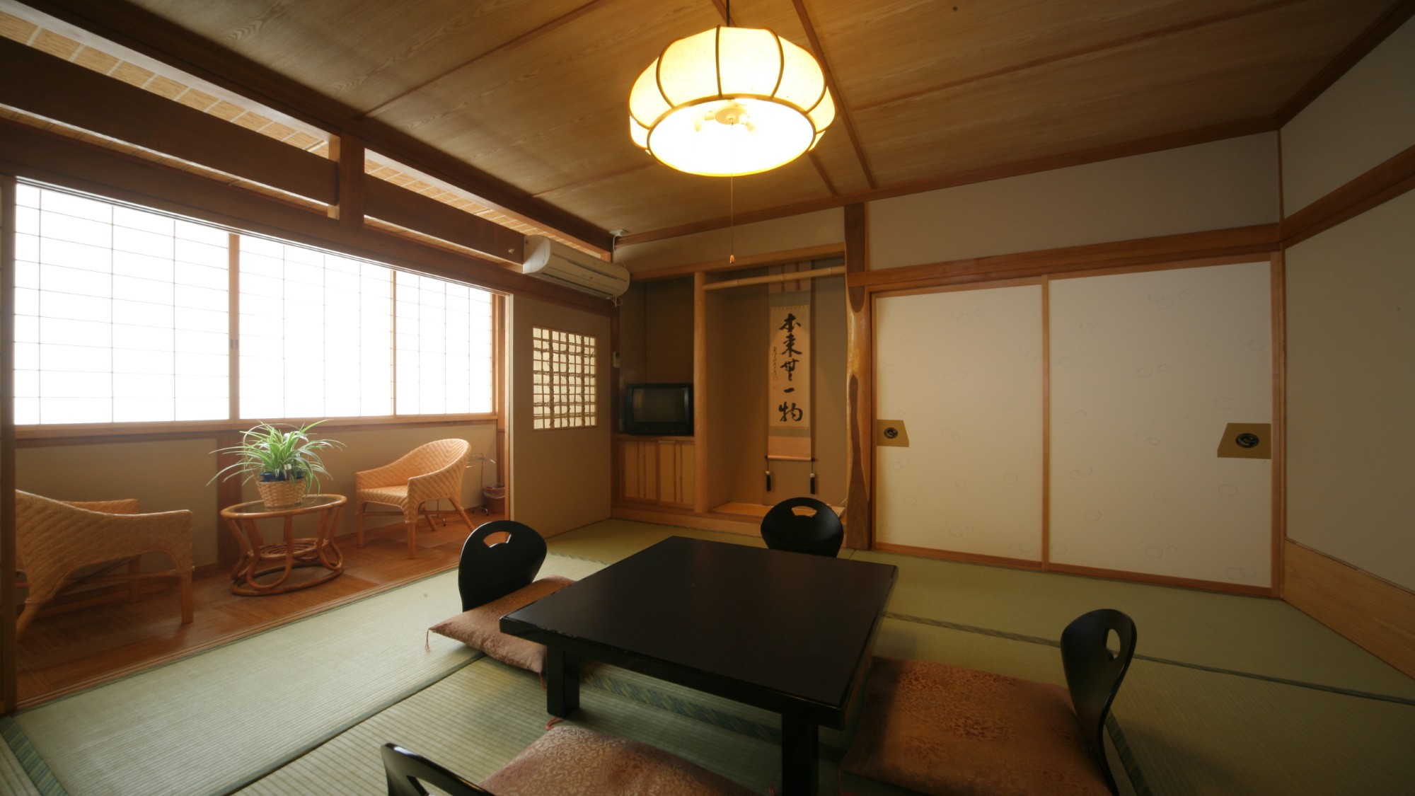 【和室８畳】落ち着いた和造りのコンパクトな客室　一例