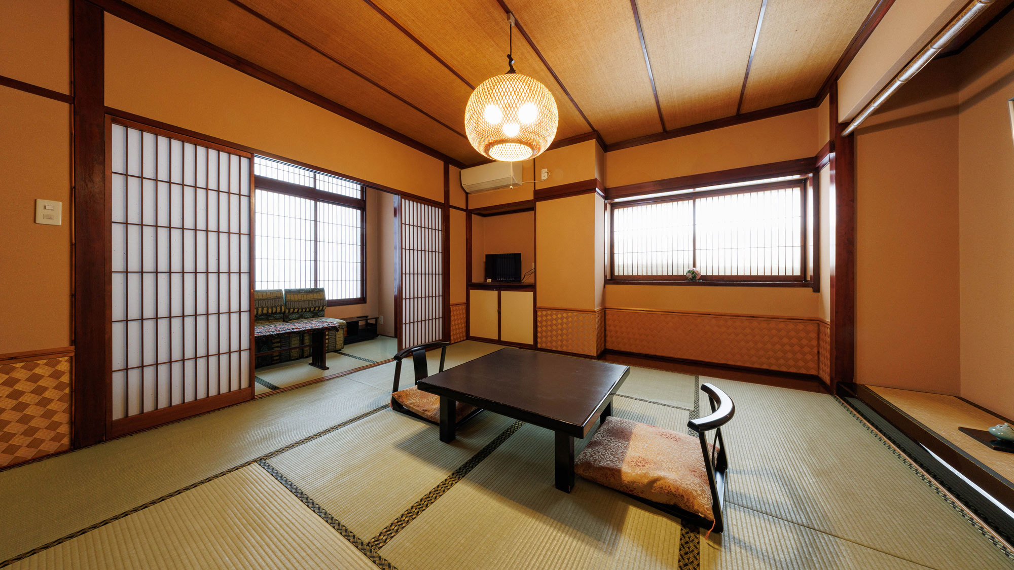 【和室８畳】落ち着いた和造りのコンパクトな客室