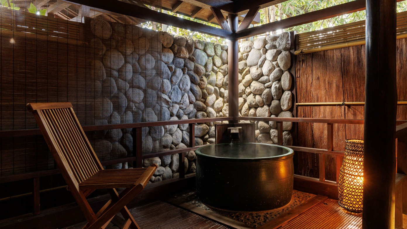 露天風呂付客室　離れ家「湯らく亭」