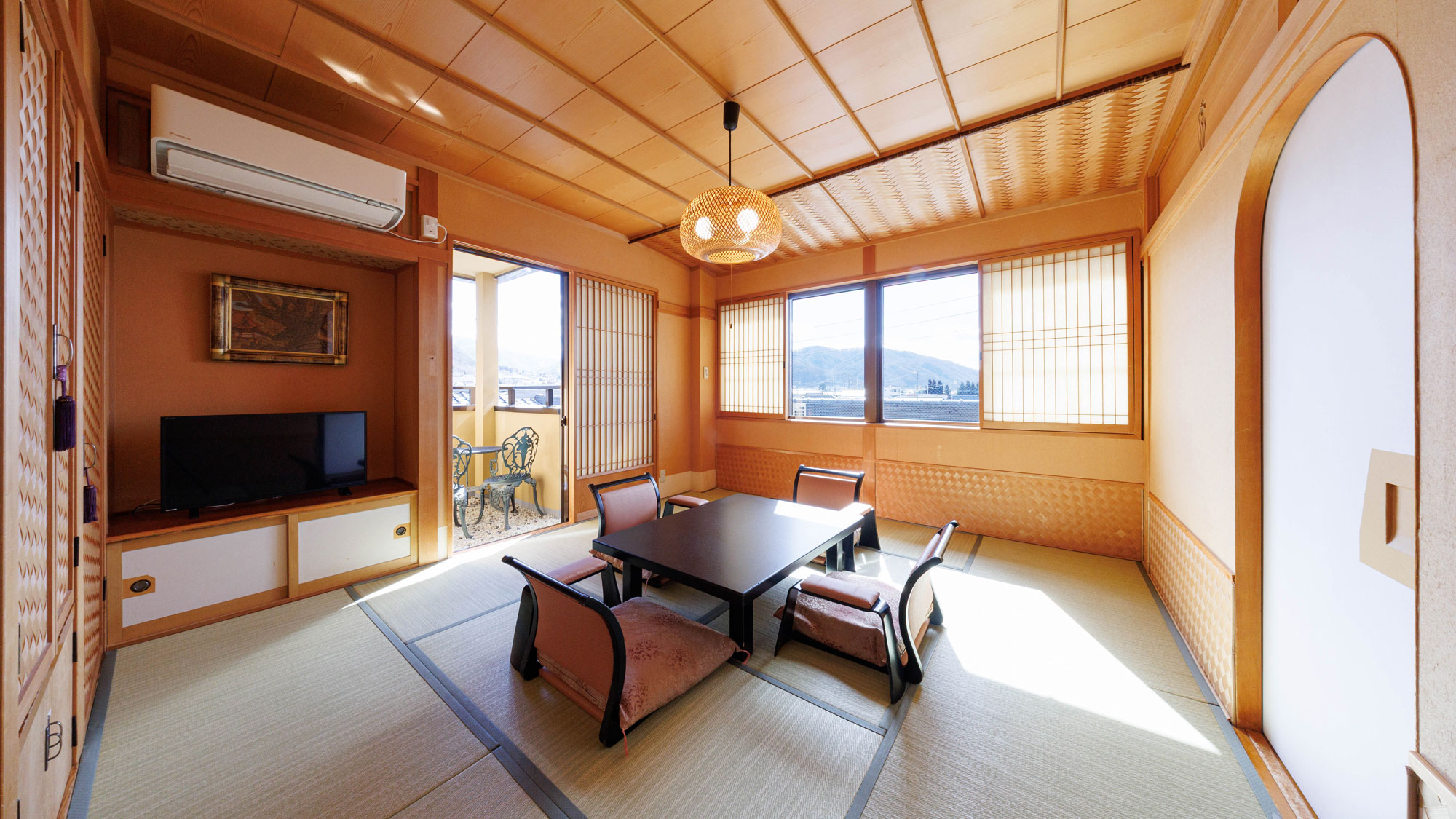 【特別室・橘】数寄屋造りの趣漂う優雅な寛ぎ空間