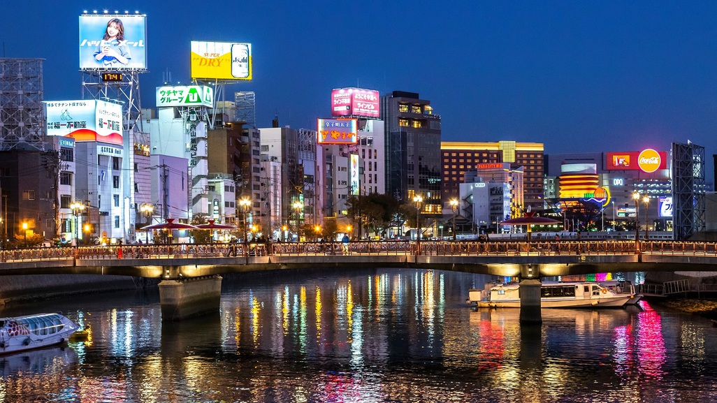 日本屈指の屋台街として知られる中洲・天神も魅力の一つ（©福岡県観光連盟）