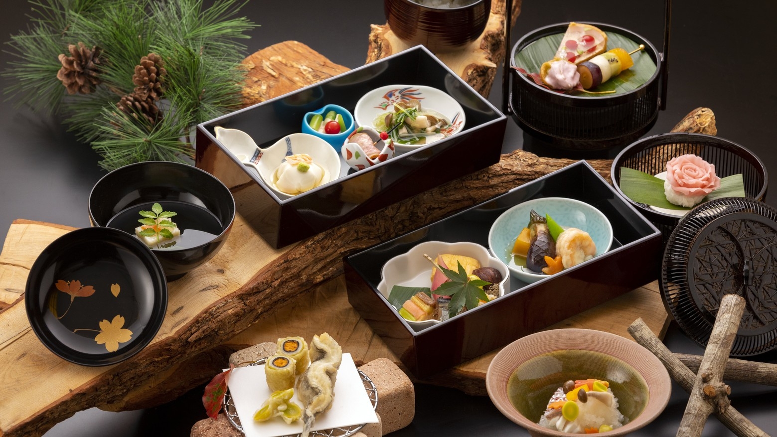 ◆【1泊2食付き】ホテル最上階「筑紫野」で旬を味わう「筑紫御膳」＆朝食付きプラン