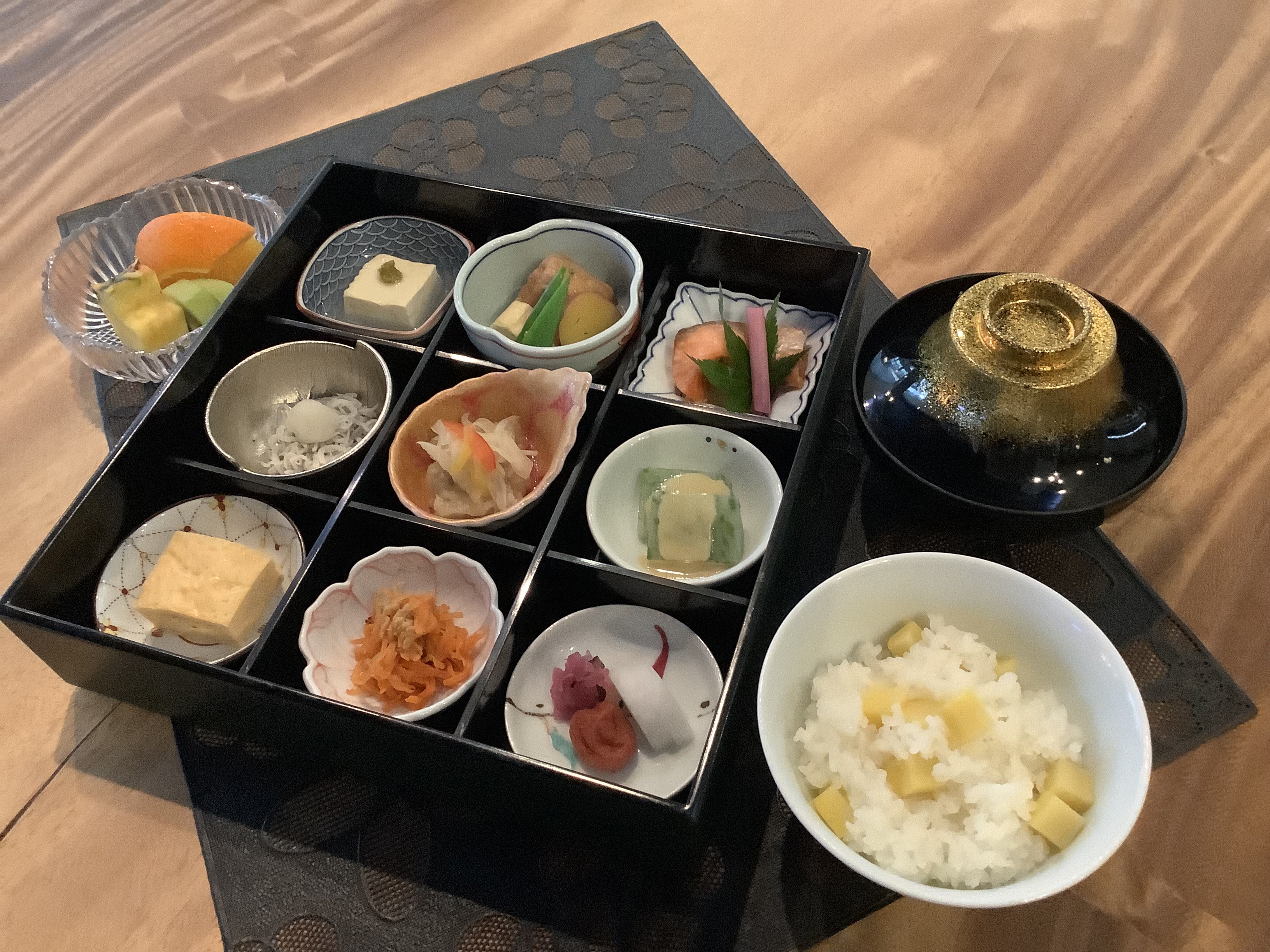 9つ切和朝食