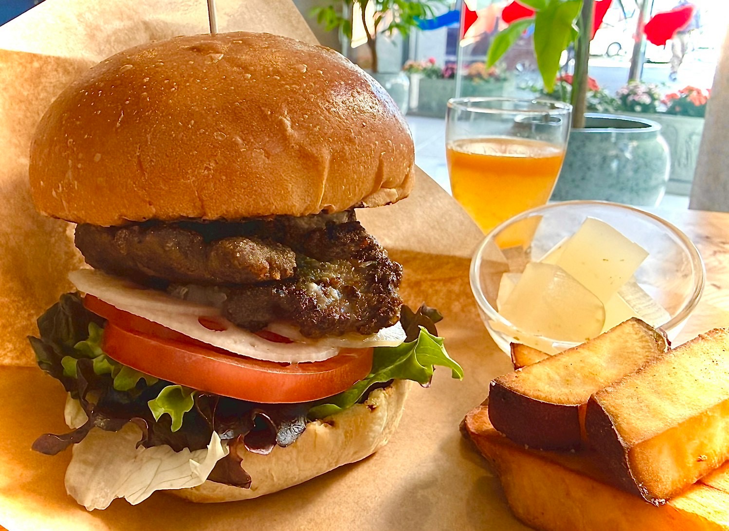 あわかんジビエバーガー朝食セット