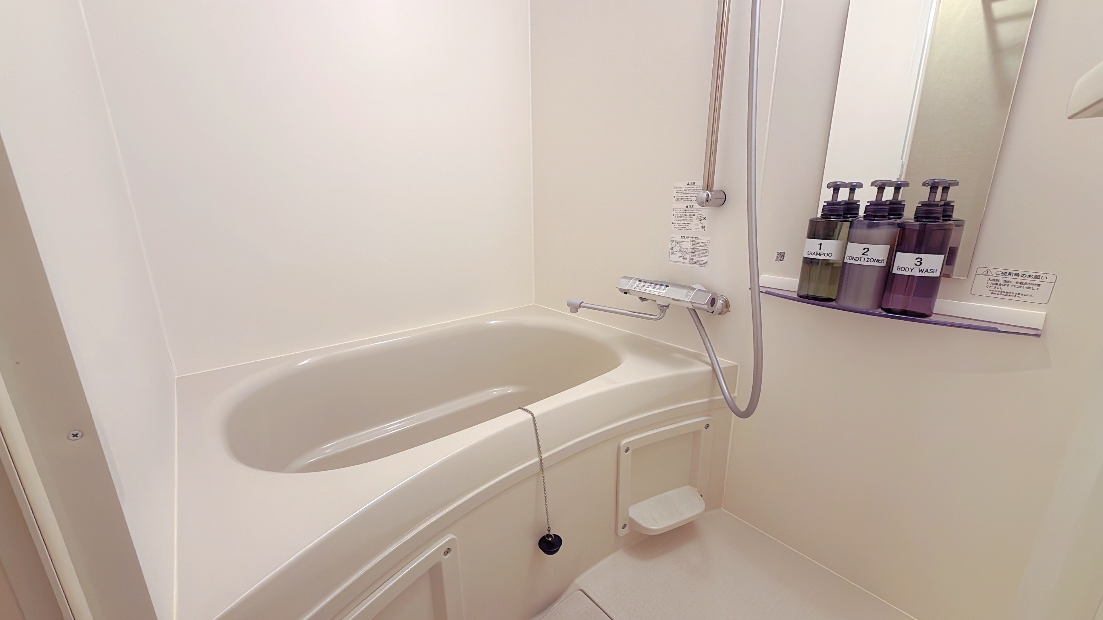 バスルーム　5名・56名の一部客室のみ