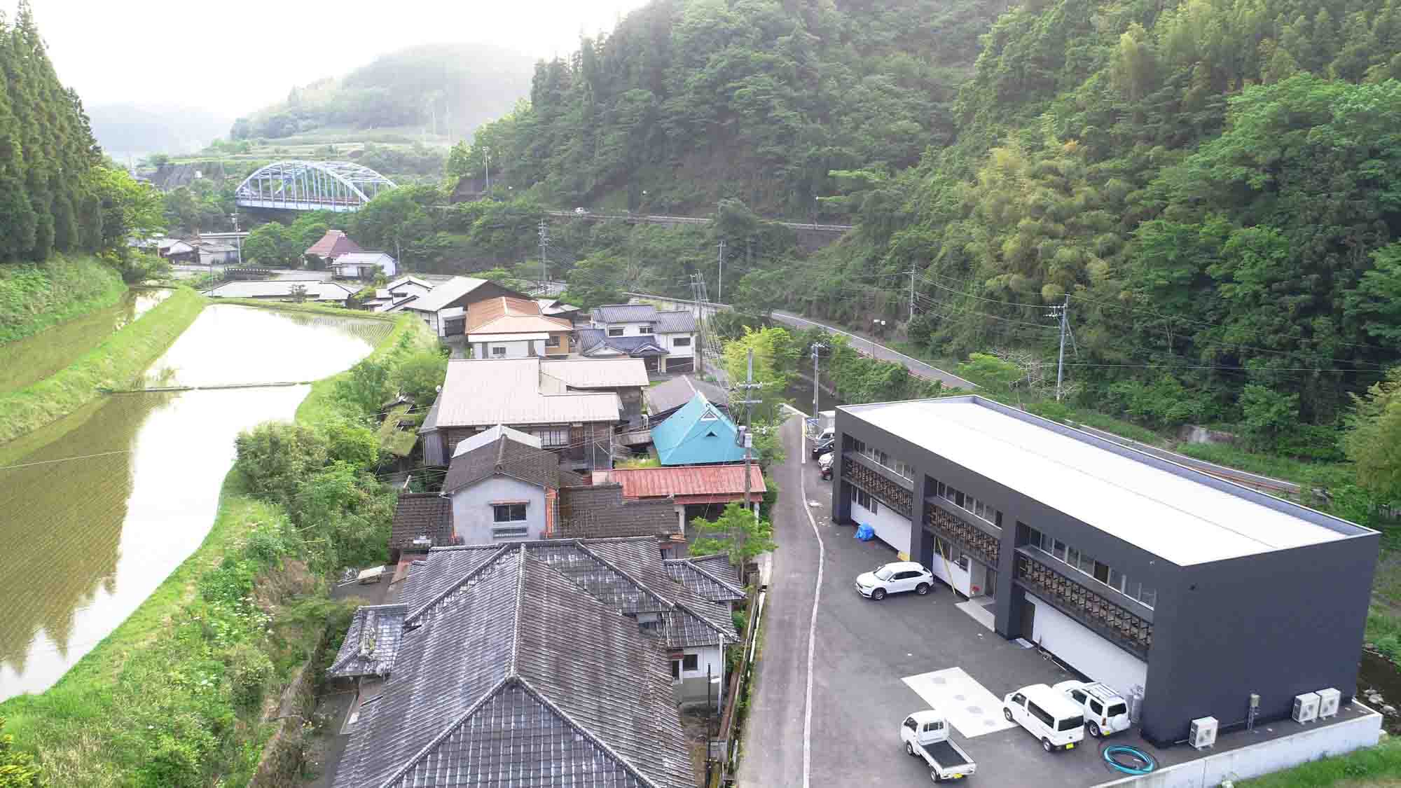 【ビジネス館】施設外観