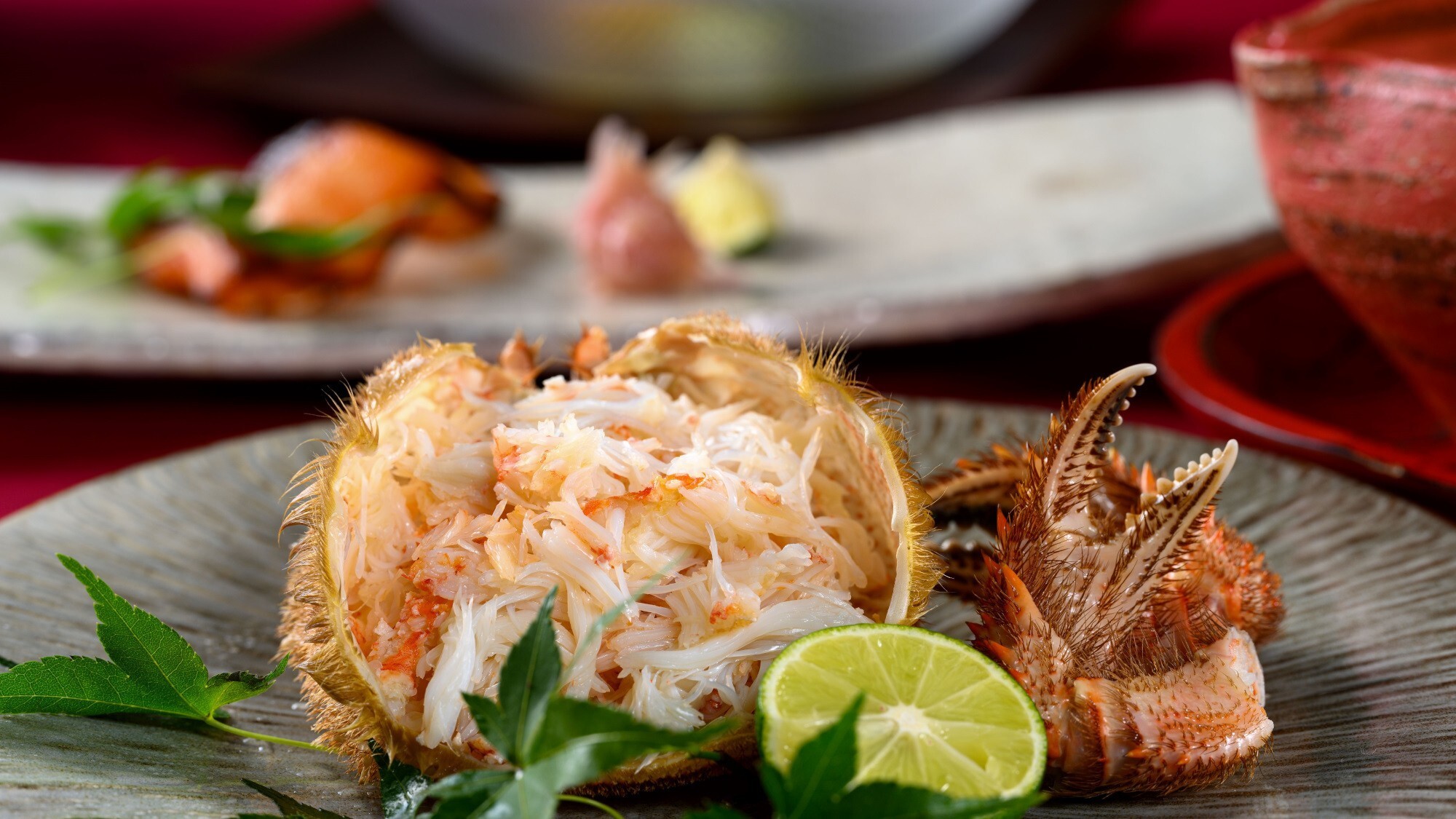 ■至高会席「茜山膳」一例／質感、ボリューム、食材の産地など細部にまでこだわった和食会席