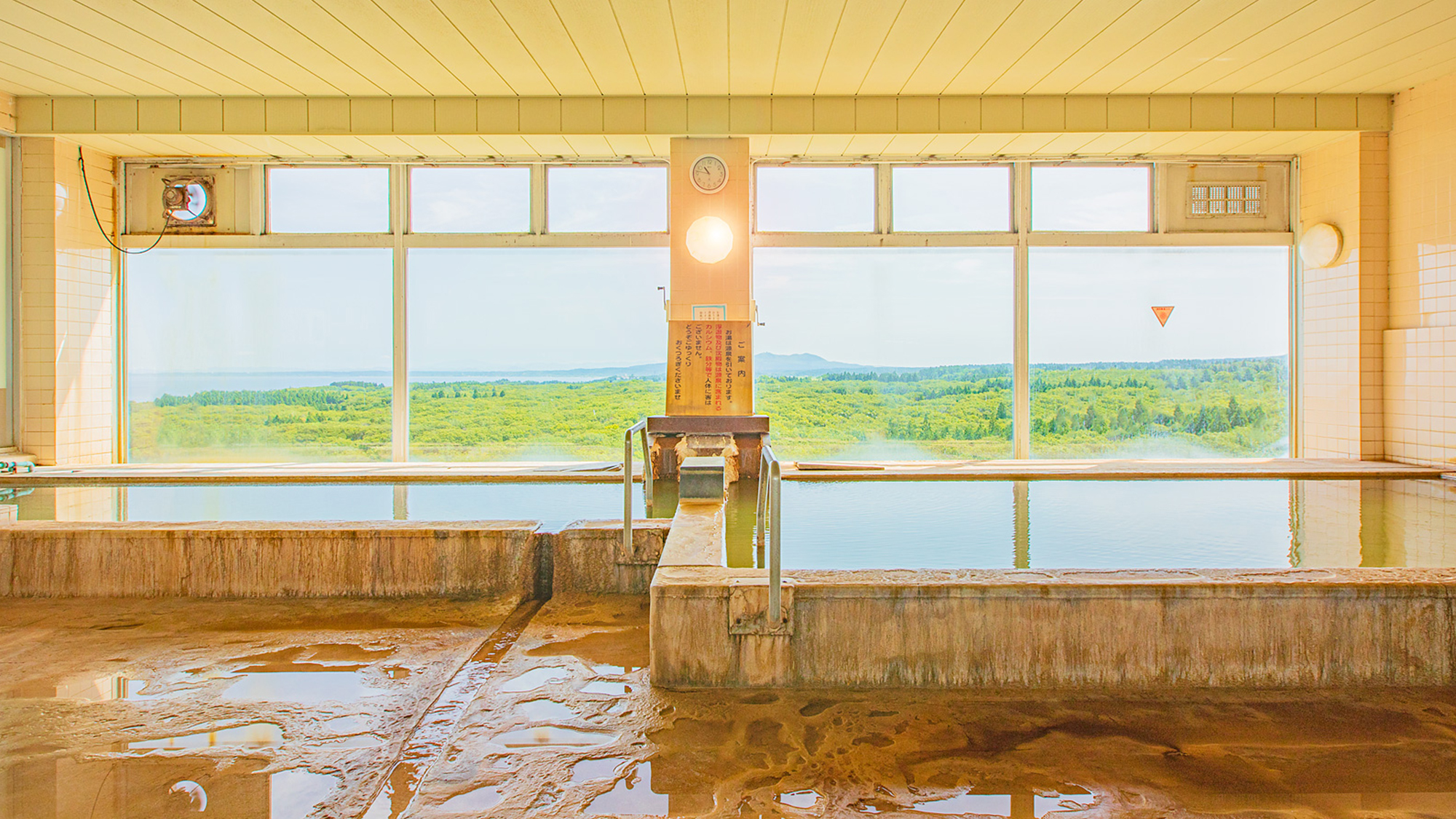 【姉妹館湯めぐり(有料)徒歩3分】男鹿観光ホテル8階展望浴場