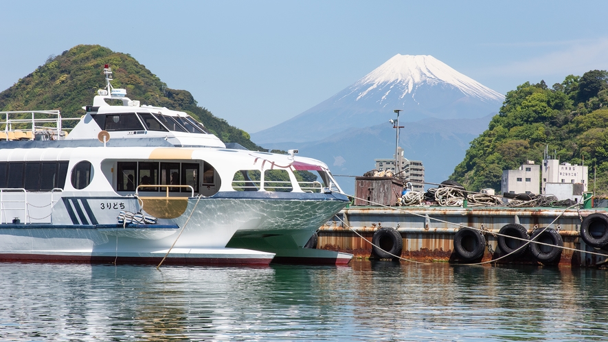 *【周辺／三津海水浴場】当館から徒歩約3分。遠浅のこじんまりとした、お子様連れに安心な海水浴場です