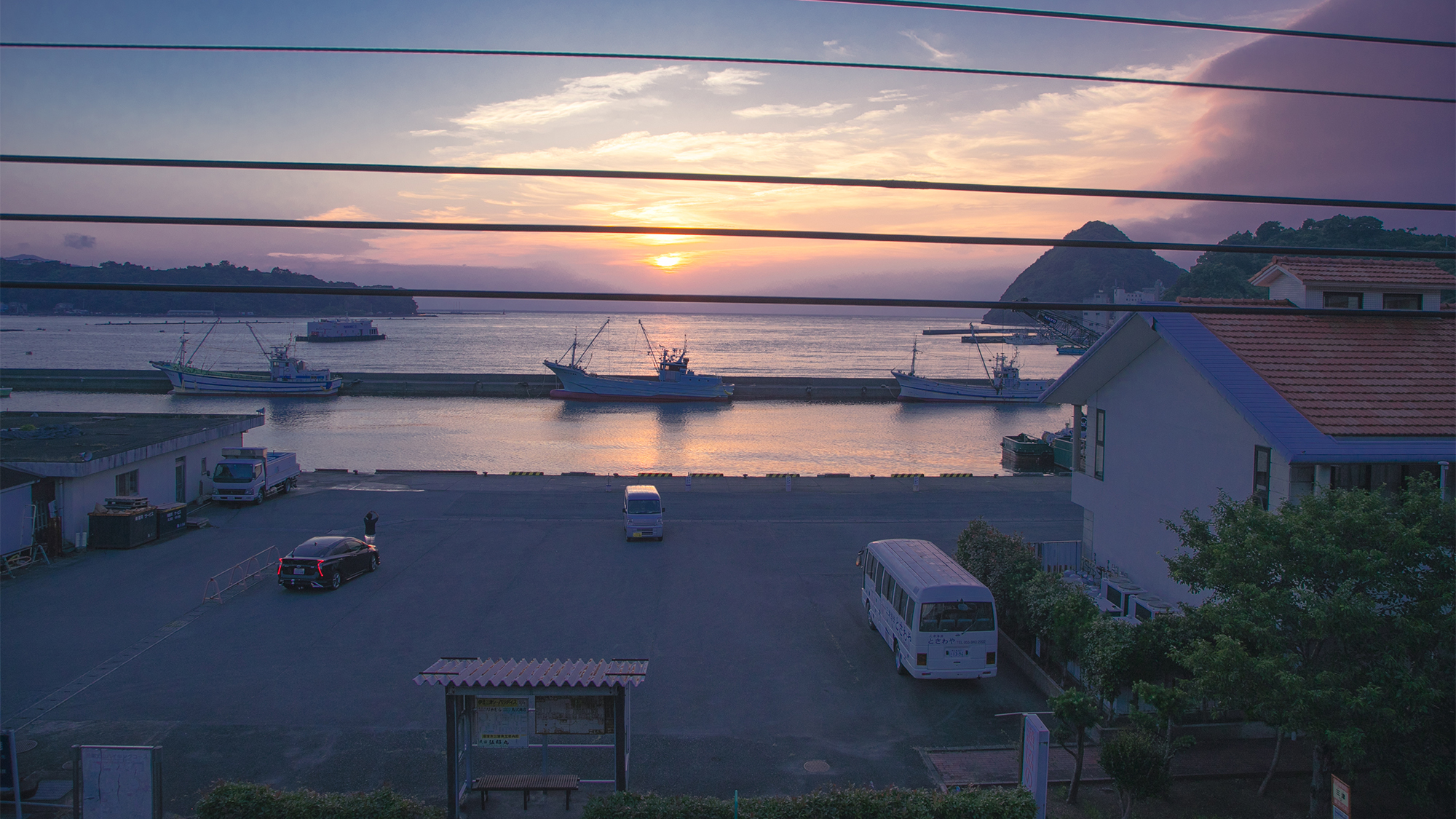 ＊【3階海側和室10～12畳】夕暮れ時は様々な色に変わる空と海をお楽しみいただけます