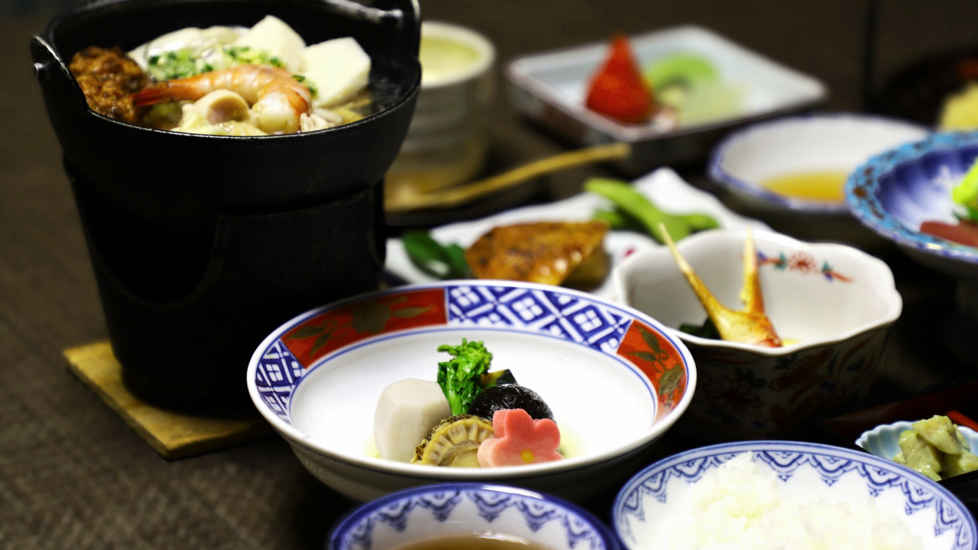 *【夕食一例】冬は当館自慢の鑑真鍋などをお出ししています