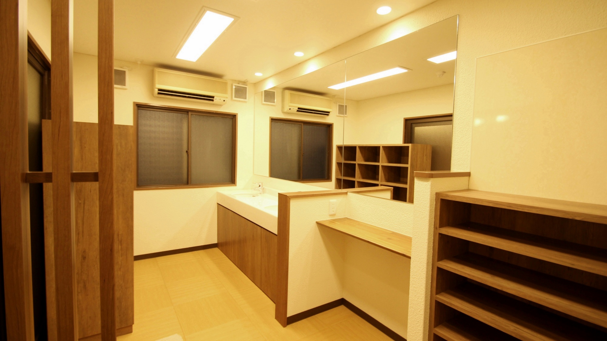 *【大浴場】脱衣場