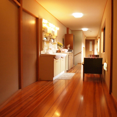 館内の様子。静かな時間が流れ、心も落ち着きます。