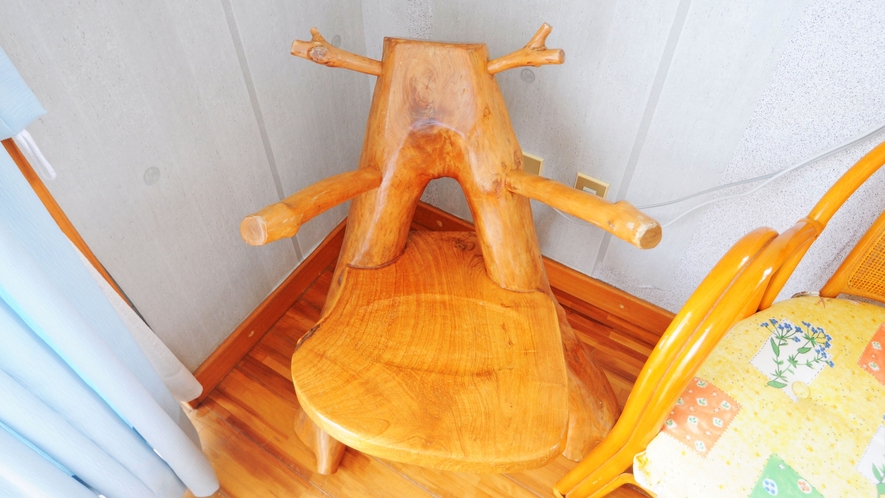 【洋室ツイン】木製のかわいらしい椅子♪
