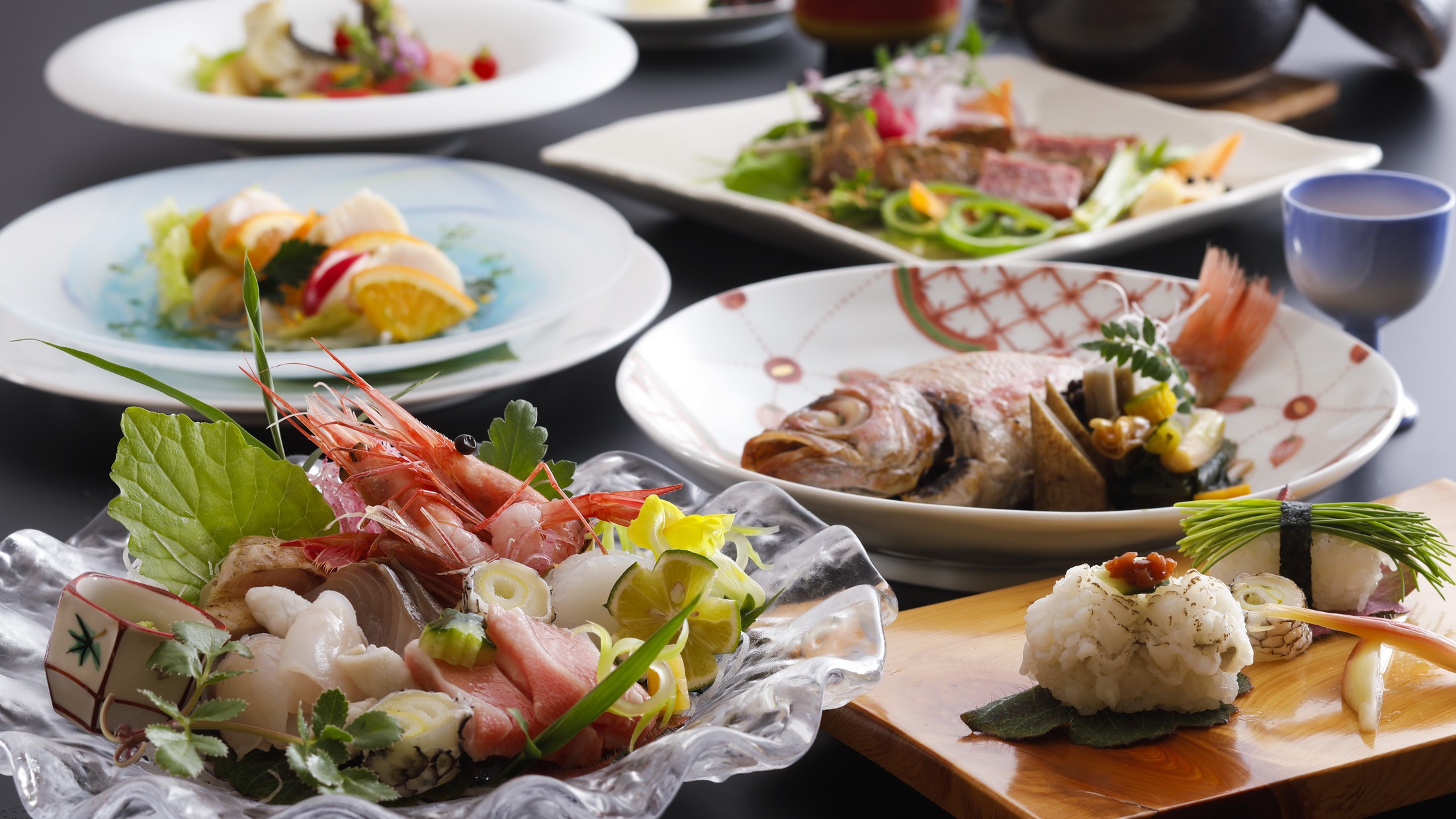 【夏の豪華美食】新鮮な海の幸のお造り６種盛やのどぐろの煮付け、A5ランク黒毛和牛ステーキなどを堪能！