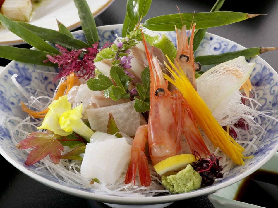 【冬・平日限定】かに1杯でかに刺し、焼きがに、天ぷらに魚介類も味わう◆リーズナブルな得旅カニコース