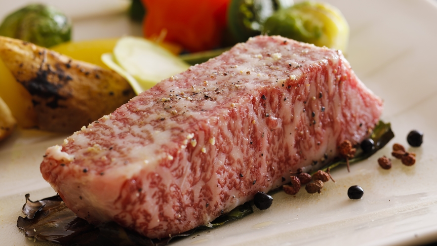 【通年・お料理】黒毛和牛のサーロインステーキ