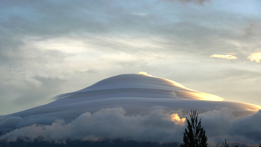 雲の中の富士山