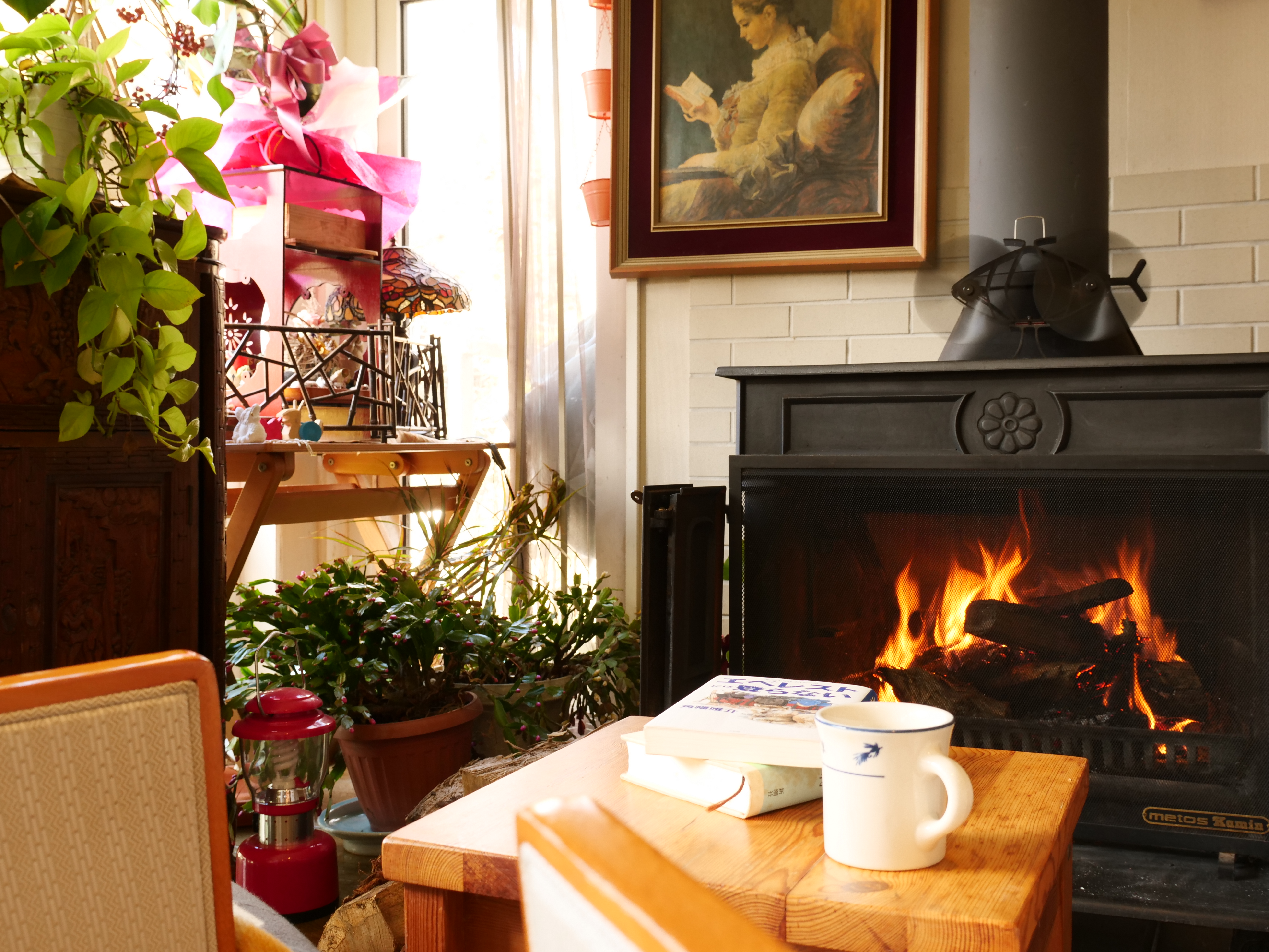 ロビー◆暖炉で温まりながら、のんびりとお過ごしください