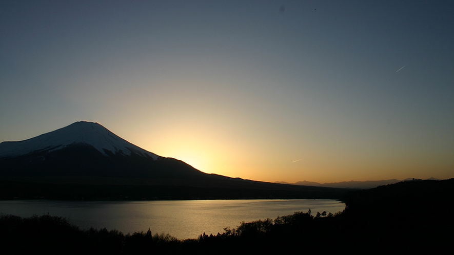 夕日と富士山