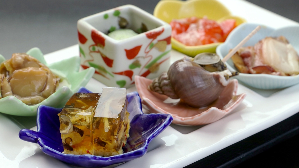 【岩内満喫】刺身・煮鮑・踊り焼き…3種の鮑料理♪たっぷり海鮮和食膳■2食付〈貸切風呂無料〉