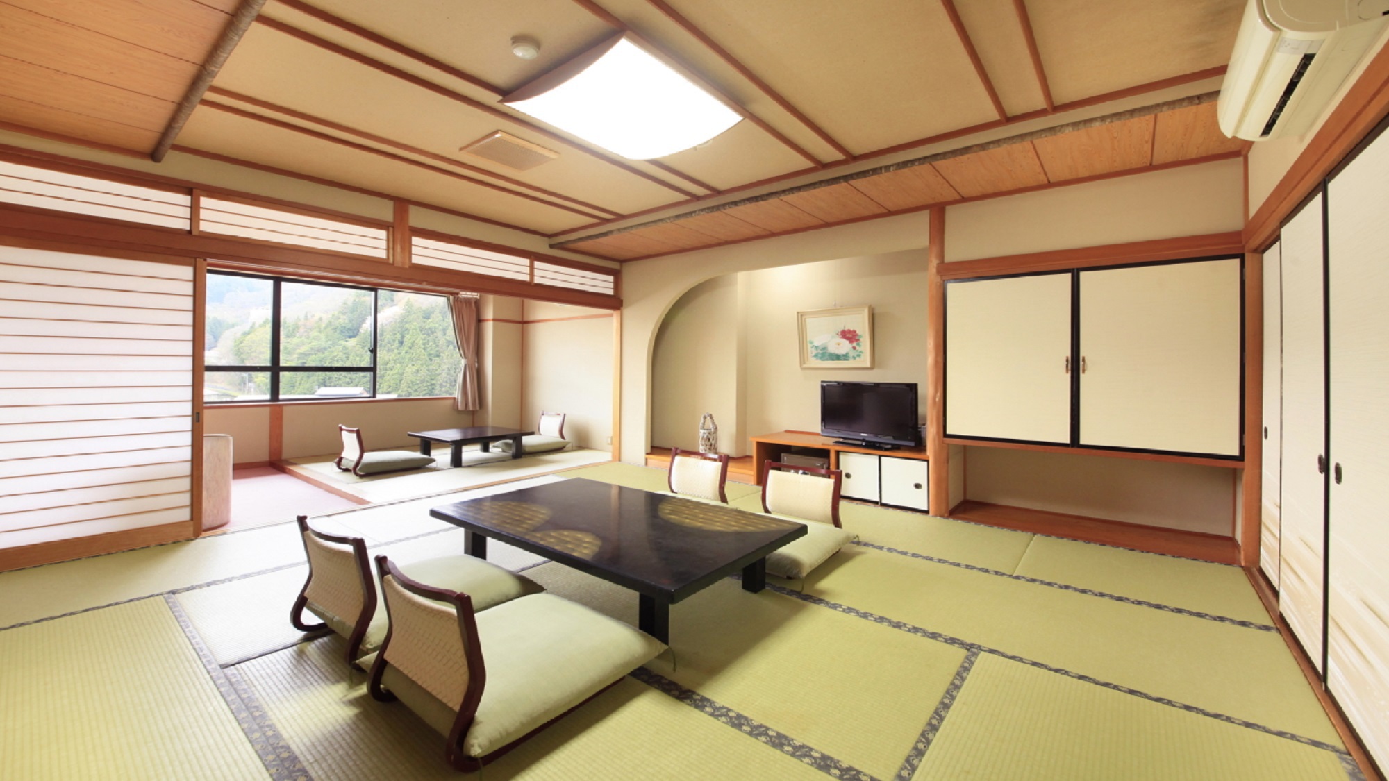 恵山亭〜ゆるいの間【和室12.5畳＋次の間(4畳)】
